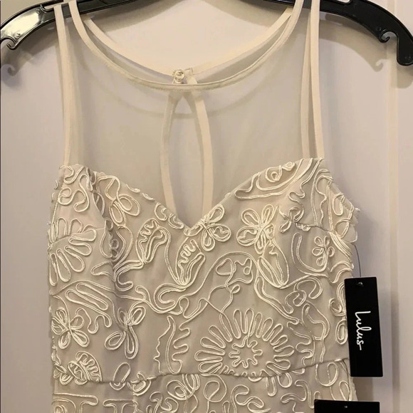 Lulu’s Wedding Dress Ivory Lace Embroidered Size Small New - Picture 3 of 16